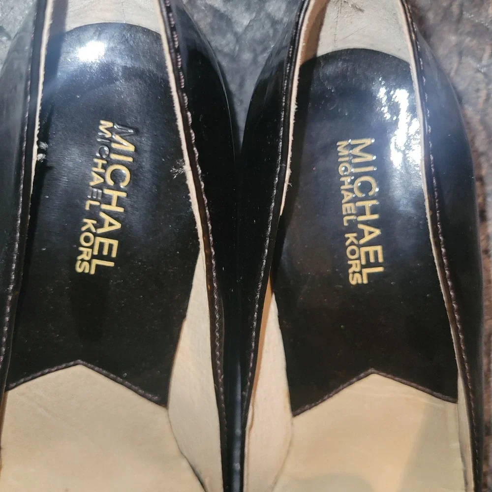 Michael Kors brownish Black Patent Leather Loafer Heels Size 8 1/2 M 3 inch heel